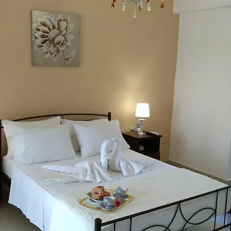 וילה - Family Comfort With Large Garden, Jacuzzi *