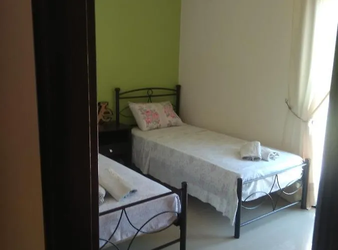 Vila - Family Comfort With Large Garden, Jacuzzi *