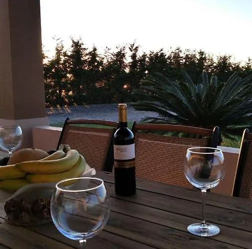 - Family Comfort With Large Garden, Jacuzzi Kos