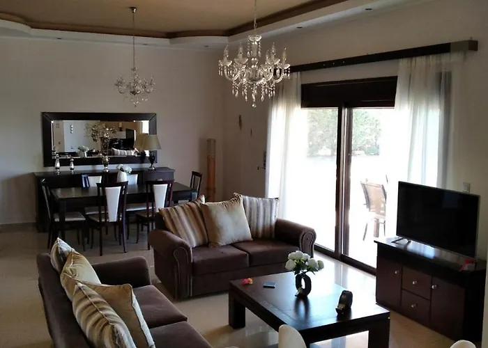 - Family Comfort With Large Garden, Jacuzzi * Kos