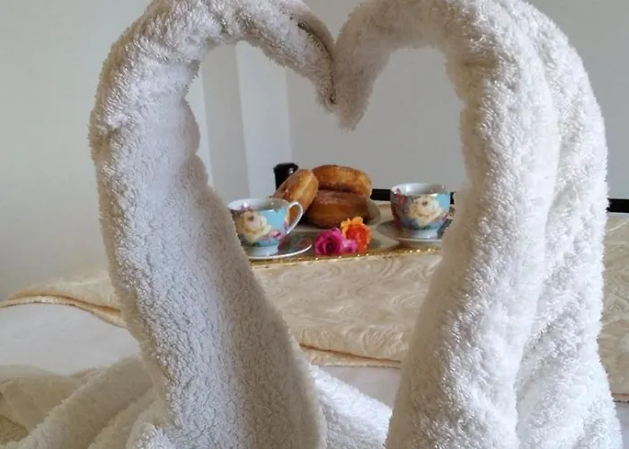 - Family Comfort With Large Garden, Jacuzzi *