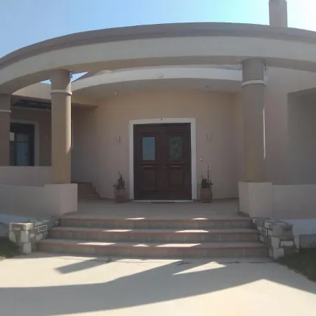 - Family Comfort With Large Garden, Jacuzzi بلدة كوس