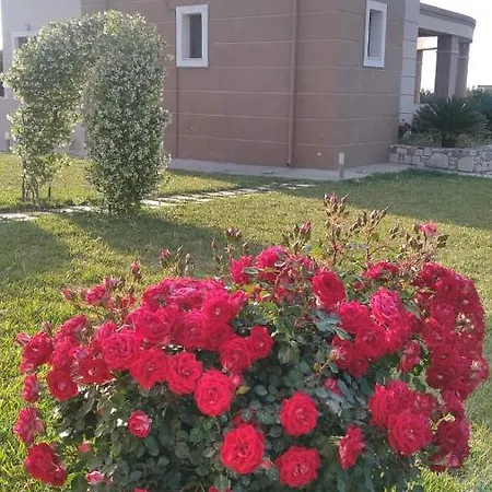 - Family Comfort With Large Garden, Jacuzzi Villa