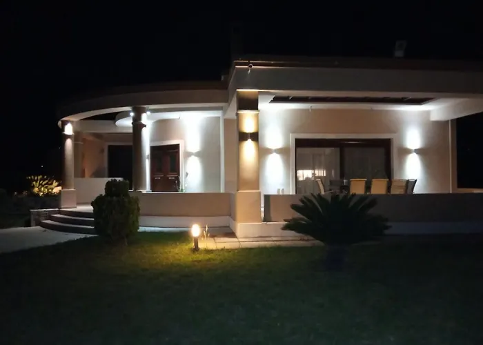 - Family Comfort With Large Garden, Jacuzzi Villa Cós