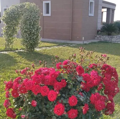 - Family Comfort With Large Garden, Jacuzzi فيلة